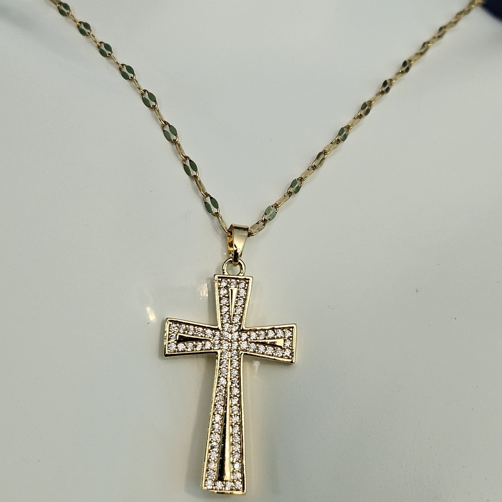 New Elegant Gold Cross Pendant Necklace